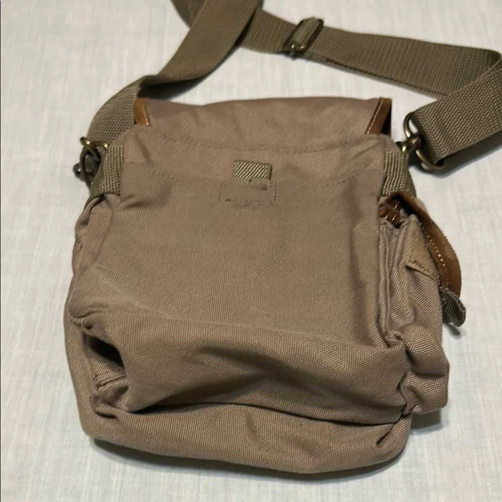 Field and Stream Men's Tan Canvas Crossbody Bag
